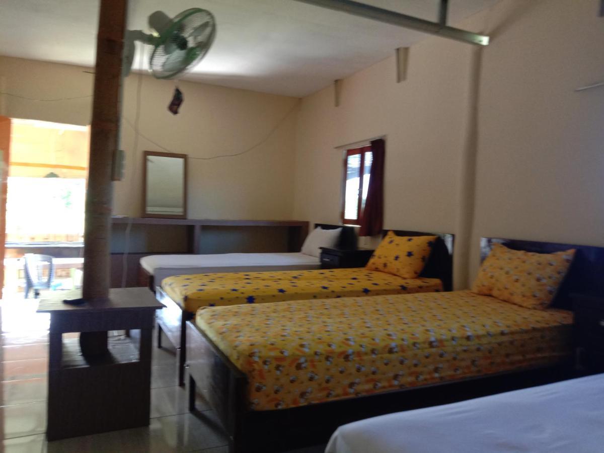 Tarsan Homestay Labuan Bajo Exterior photo