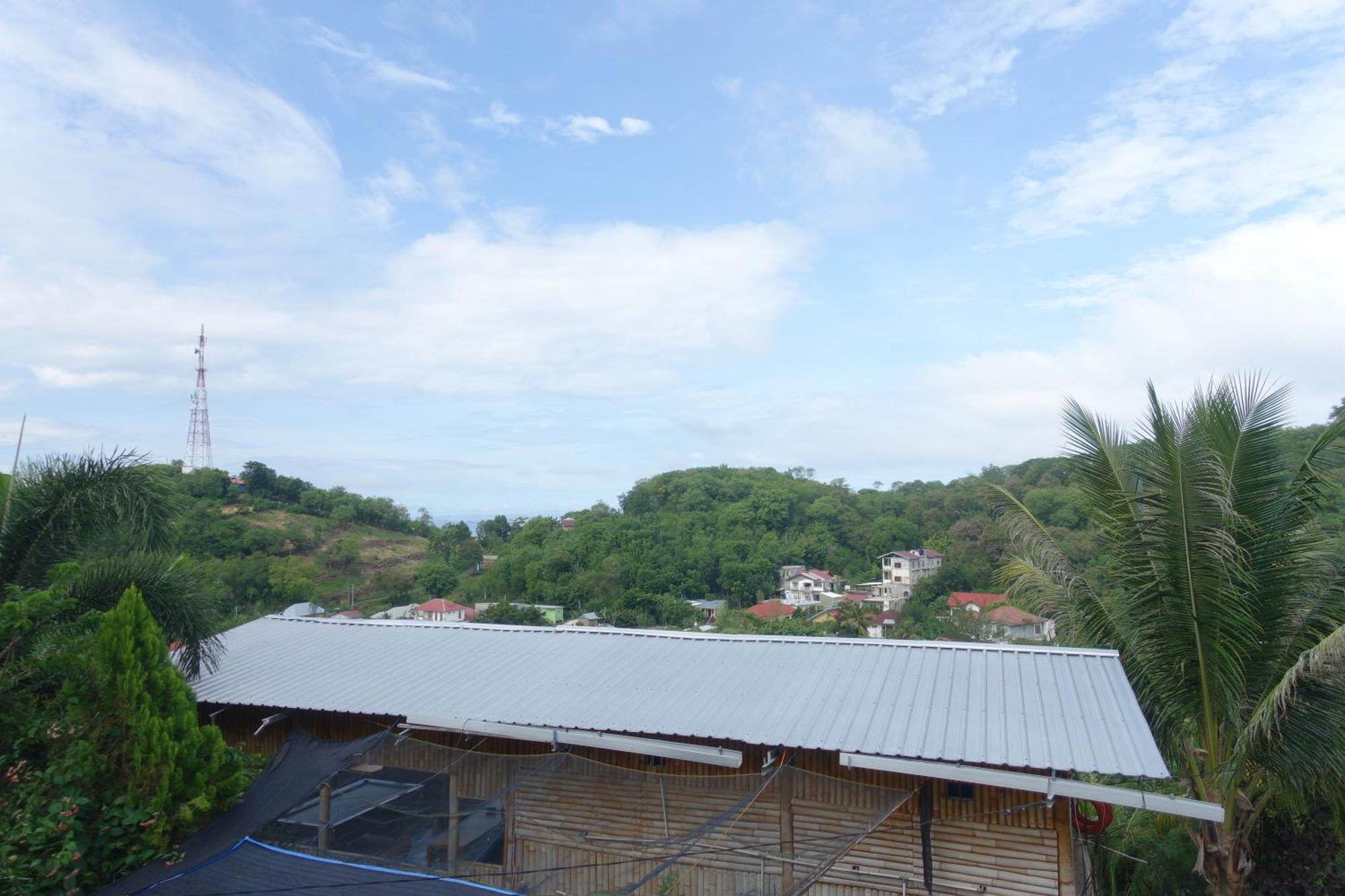 Tarsan Homestay Labuan Bajo Exterior photo