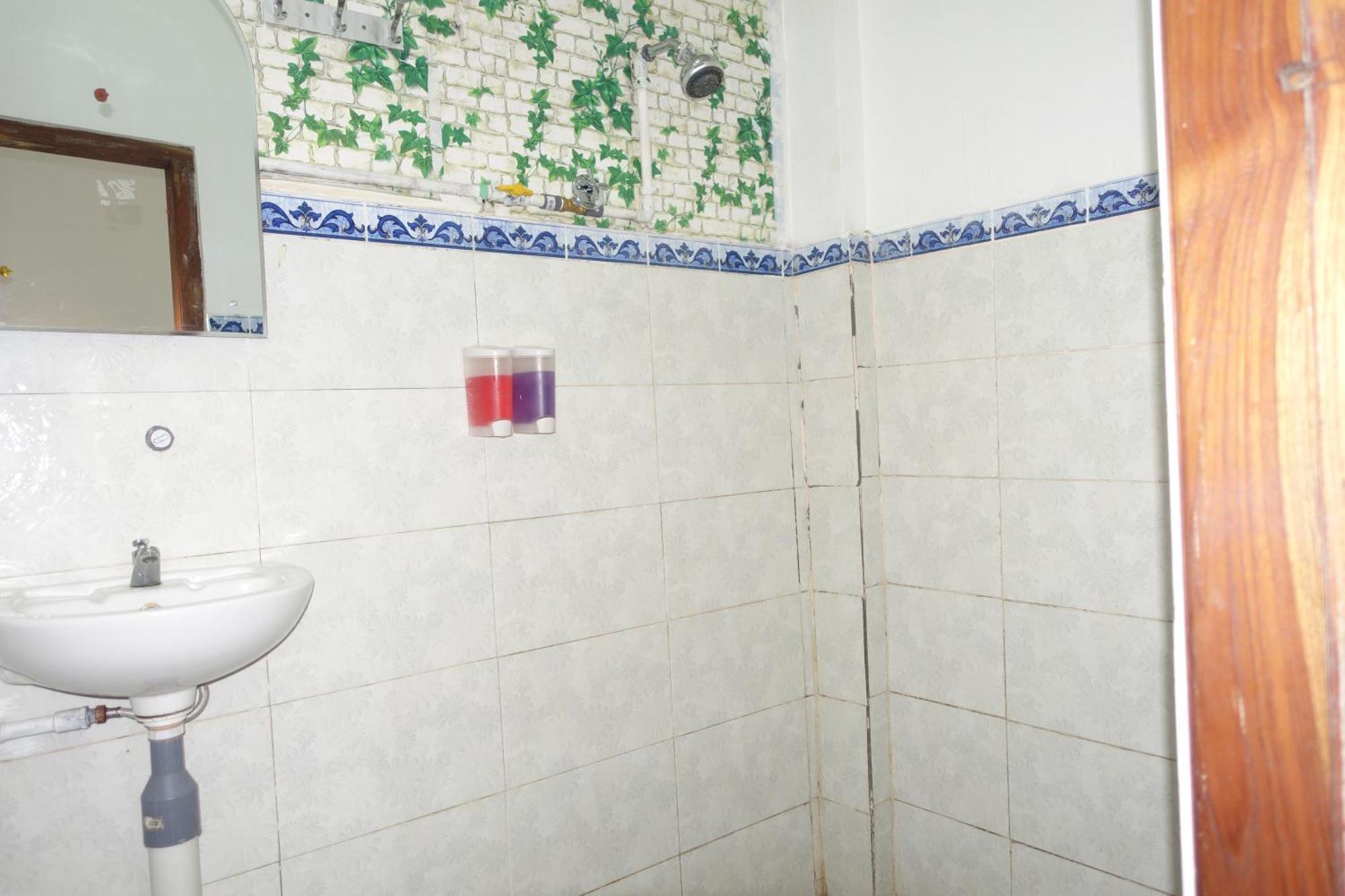 Tarsan Homestay Labuan Bajo Exterior photo