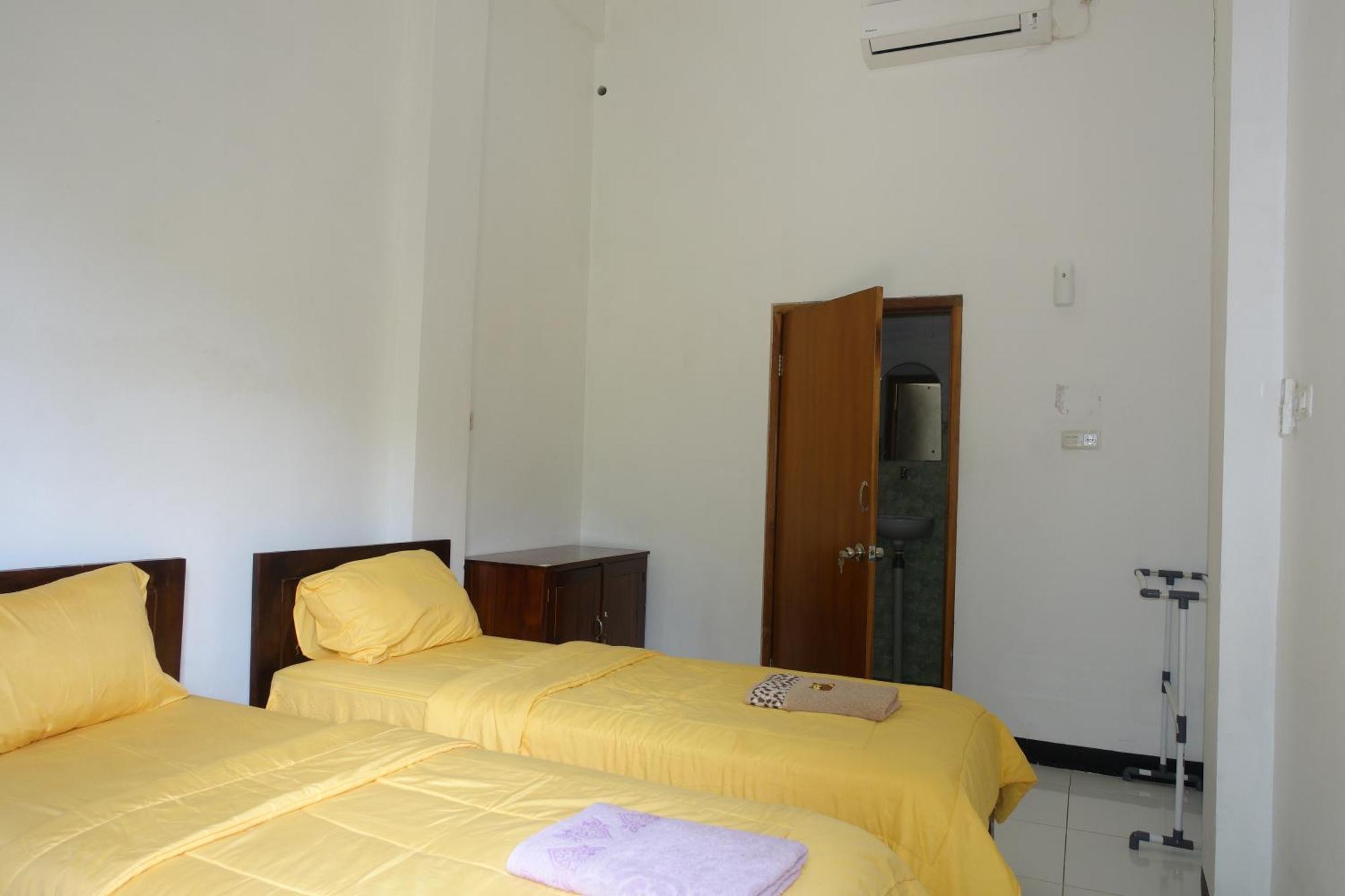 Tarsan Homestay Labuan Bajo Exterior photo