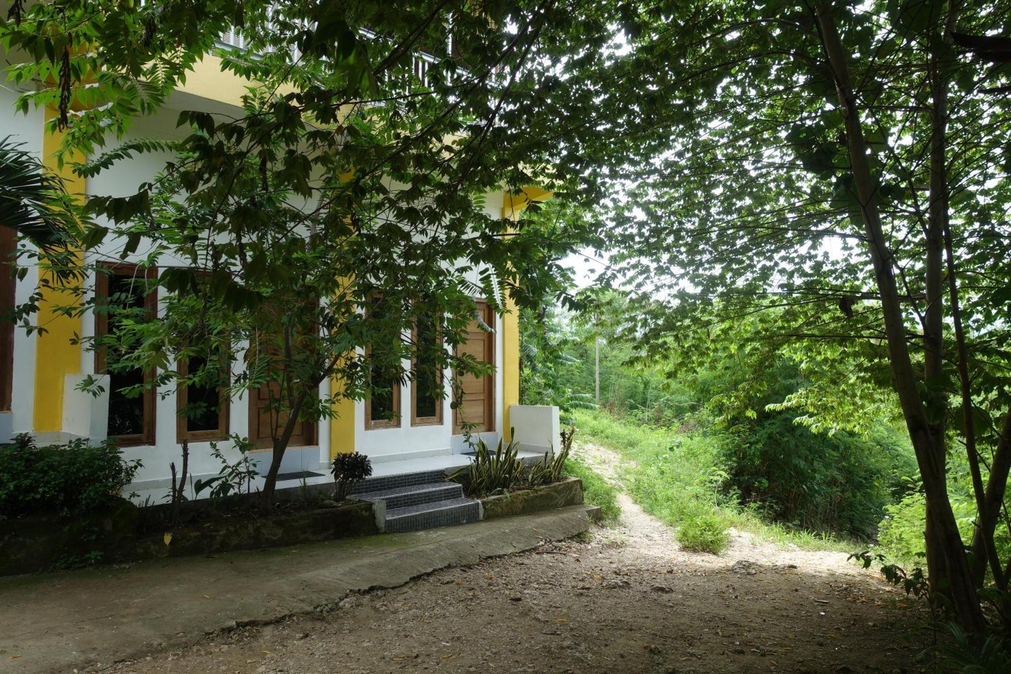 Tarsan Homestay Labuan Bajo Exterior photo