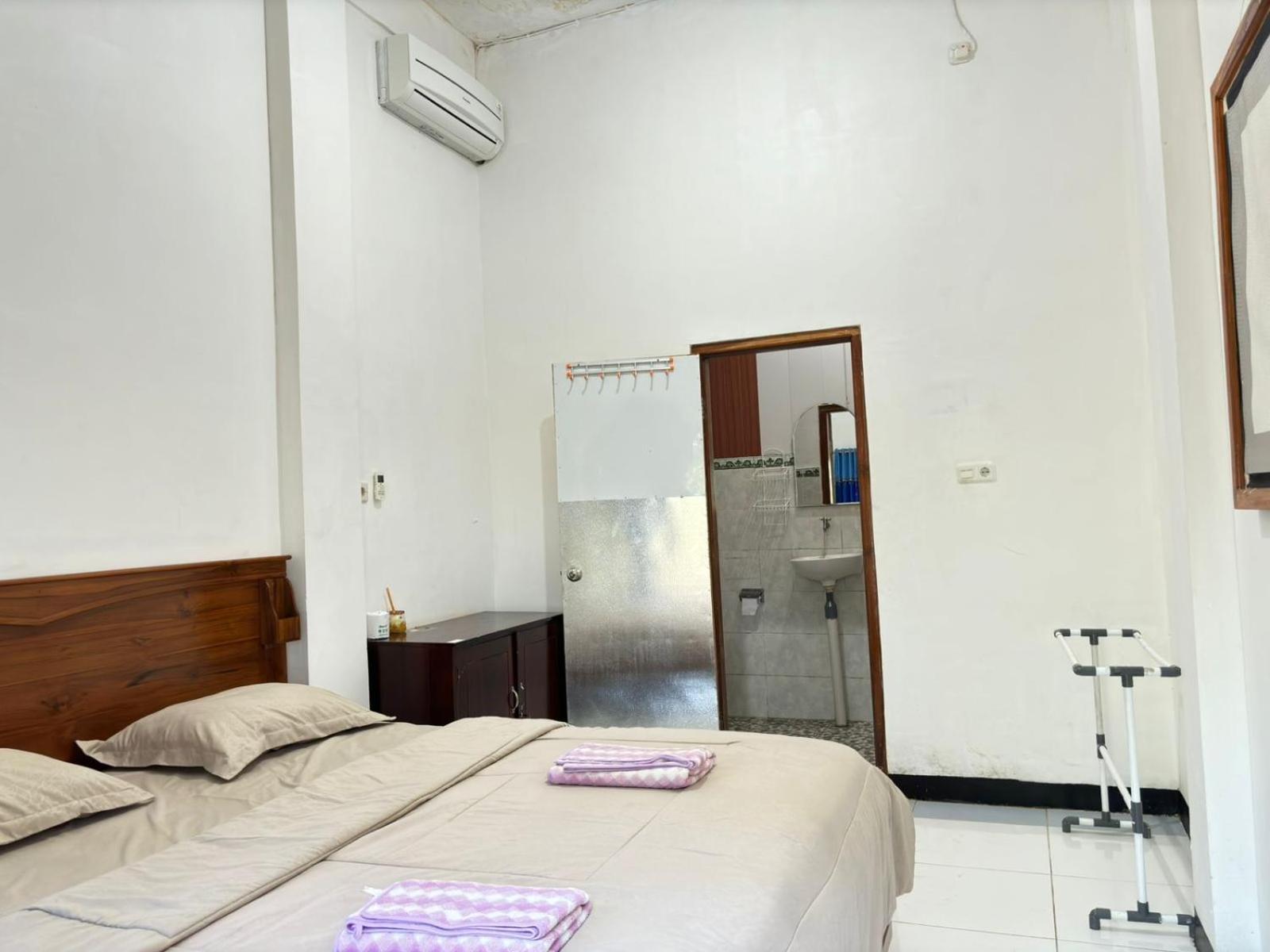 Tarsan Homestay Labuan Bajo Exterior photo